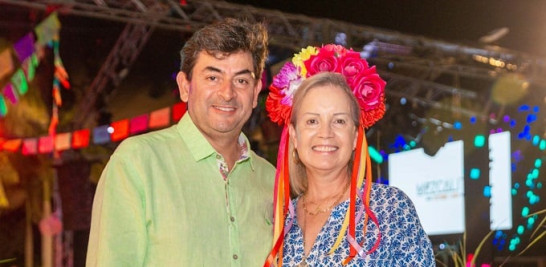 Daniel Hernández y Sandra Acevedo de Hernández.