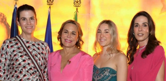 Amelia Vicini, Rosanna Rivera, Cali Argello. y Silvia Argello.