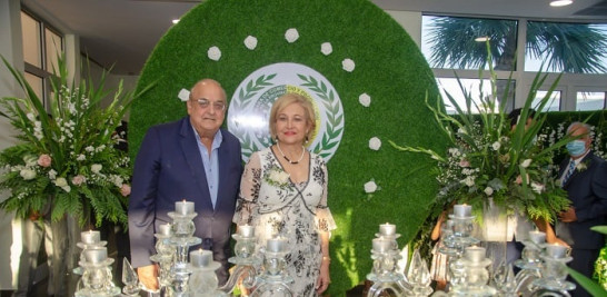Alejandro Farach y Matilde Cruz de Farach.