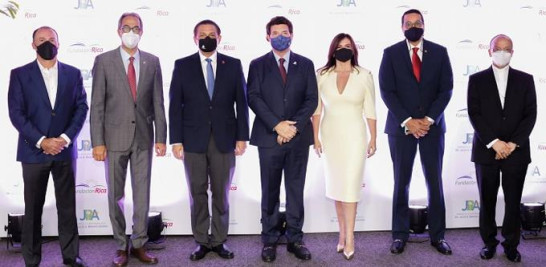 Felipe Pagés, José Mármol, Ministro de Salud Daniel Rivera, Lic. Julio Virgilio Brache, Elsa Julia Brache, Elías Dinzey y Ramón Alfredo de la Cruz Baldera.