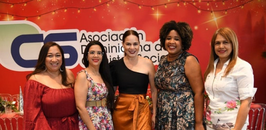 Susana Veras, Denny Peralta, Brenda Sánchez, Daniela Cruz y Yamira Taveras.
