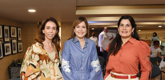 Isabel González de Ferris, Ana Corripio de Barceló, Karina Rizek de Selman.