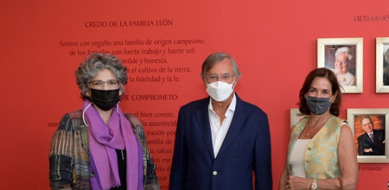 Lidia León, Antonio Pérez-Hernández y Torra y Pilar Lladó.