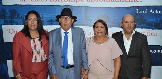 Altagracia Tavarez, Francisco Tavarez, Felicia Tavarez y César Díaz.