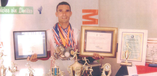 El atleta ha ganado decenas de trofeos en competencias nacionales e internacionales.