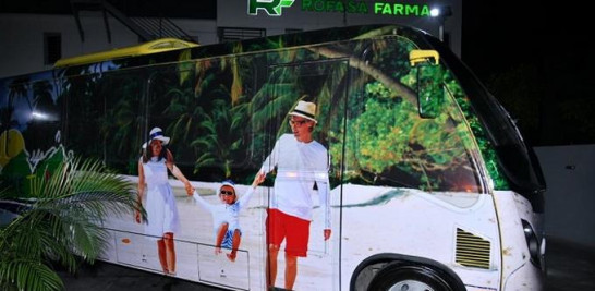 Los autobuses para las excursiones lucen un diseño creativo.