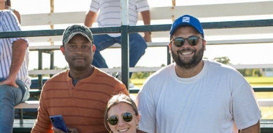 Vanessa Mcclain, Brunildo Martínez y Julio López.