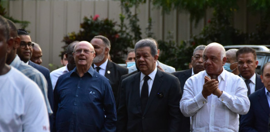 Los expresidentes Hipólito Mejía y Leonel Fernández esta tarde en la residencia del primero. JORGE CRUZ/LD