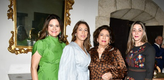 Bethania De Rizek, Sarah Rizek y Ela Sued de  Rizek y Yahaira Attías.