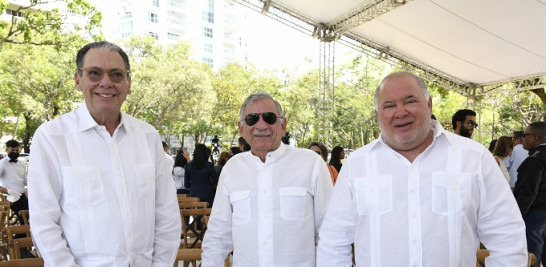 Roberto Bonetti, Arturo Santana e Hipólito Herrera..