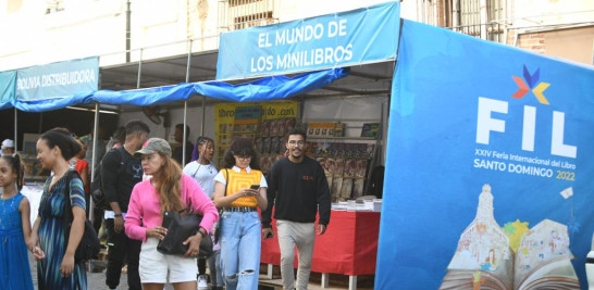Puesto venta de libros en la Feria. Fotos: Víctor Ramírez / LD.