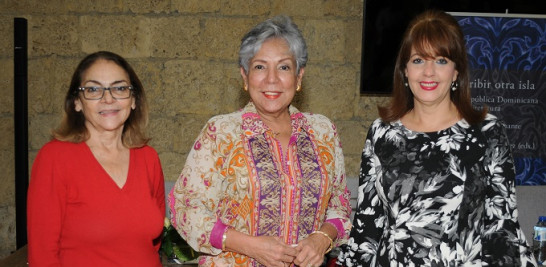Mildred Canahate, Olga de los Santos y Yanira Fondeur.