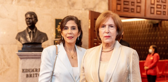 Rossina Guerrero Heredia y Carmen Heredia de Guerrero.