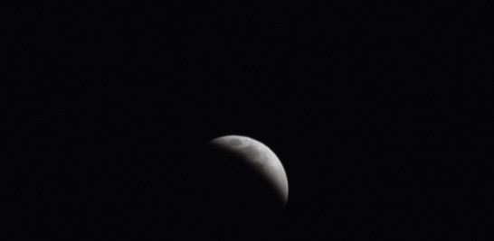 La luna se ve durante un eclipse lunar total en la Ciudad de México. ALFREDO ESTRELLA / AFP