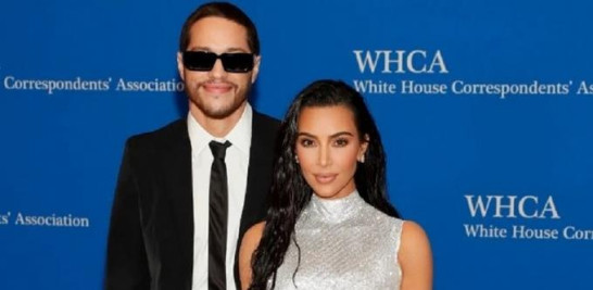Kim Kardashian y Pete Davidson son una de las parejas de moda en este momento, y es que tras el fin del matrimonio de la socialité con Kanye West, asombró a todos al confirmar su relación amorosa con el comediante Pete Davidson.