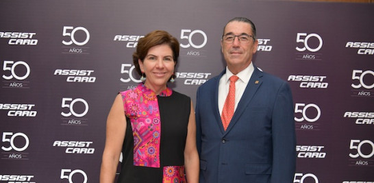 Theresa Sullivan y Juan Manuel Martin de Oliva.