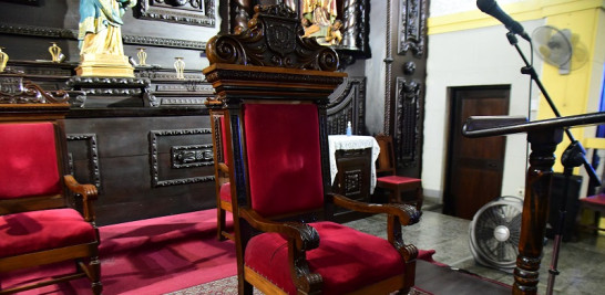 La silla desde donde Rafael Leónidas Trujillo escuchaba las misas en la catedral Nuestra Señora de la Consolación/ Raul Asencio Listín Diario