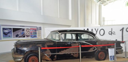 Oldsmobile modelo 1956, fabricado por General Motors, propiedad de Antonio de la Maza. Fue uno de los tres vehículos usados en el ajusticiamiento a Trujillo, ocurrido en la avenida George Washington. Yaniris López / LD