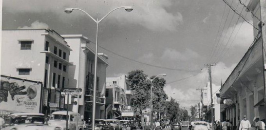 Populosa avenida José Trujillo Valdéz, hoy avenida Duarte. Archivo General de la Nación