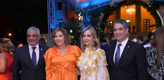 Luis Mejía, Luisina Miñoso de Mejía, Sonia Jiménez  y Héctor Hernández.