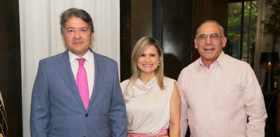 Práxedes Castillo, Annerys Rodríguez y Emilio Hasbun.