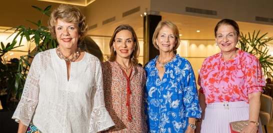 Pilar de Rainieri, Haydée Rainieri, Wanda Pietrantoni y Aurora Alam.