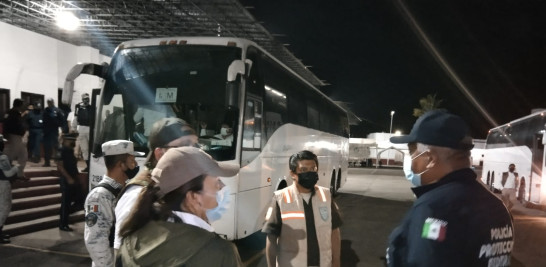 Los venezolanos partieron del Aeropuerto Internacional de Tapachula con destino a Caracas. Foto tomado de la cuenta de Twitter del INM
