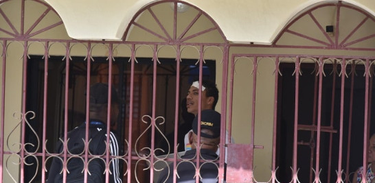 Agentes de Investigación de la Policía Nacional durante el levantamiento en la casa de Franmark./Víctor Ramírez/LD