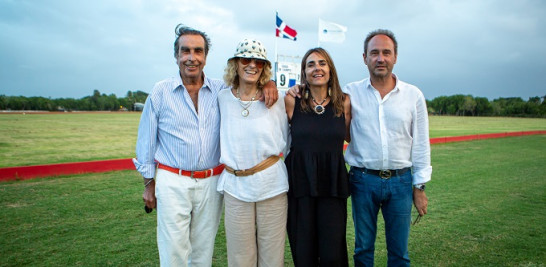 Carlos Arata, Maria Inez, Inma Cots y Javier Arata
