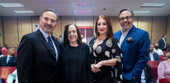 Carlos Beitia, Zenovia Aminta Garcia, Ana Rossina Troncoso y Guillermo Cordero.