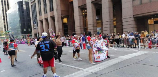 El Desfile Dominicano en Manhattan, Nueva York, mostró ayer su mejor colorido luego de la pandemia que obligó su suspensión. Florentino Durán/ Listín Diario