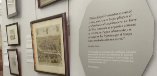 Un poema de Salvador Rueda, dedicado a la Torre del Oro, puede leerse en uno de sus muros.