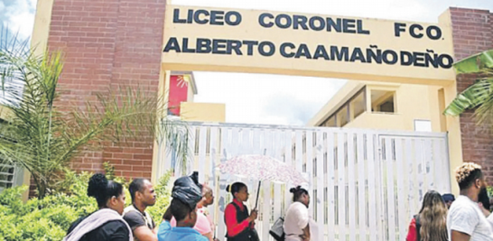 El ministro de Educación, Ángel Hernández y el presidente de la ADP, se habían reunido el pasado lunes en medio de las denuncias de faltas de cupos en las escuelas.
