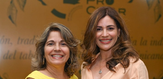 Cecilia Espejo de Estrella y Jeannina Estévez