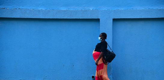 El BID construirá dos maternidades en zonas fronterizas en Haití, dice Abinader
