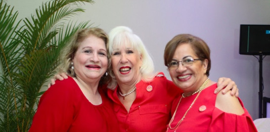Jeannette Perrota, Mayra Grullón y Olga Torres.