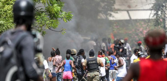 Se espera que la policía de Haití podrá enfrentar mejor, con ayuda extranjera, los brotes de violencia ./ afp