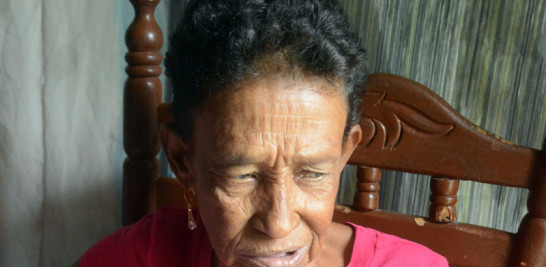 Doña Luz expuso la precaria situación en que vive, sola y sin poder trabajar lavando y limpiando, como lo hacía.