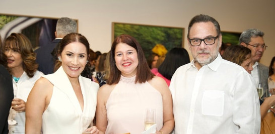Karina Cotorreal, Christie Sagredo y Pedro García.
