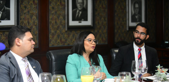 Mildred Martínez precisó que el censo es un deber de conciencia ciudadana y pidió cooperar con los datos a los miembros de los hogares.
