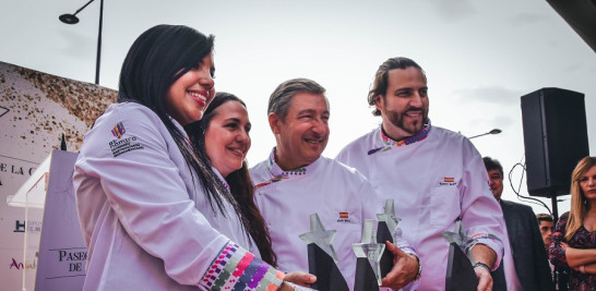 Se ha sumado al cocinero español Joan Roca, a la argentina Narda Lepes y al también español Xanty Elías, en reconocimiento a la dedicación, trayectoria y entrega de estos cocineros de repunte mundial .
