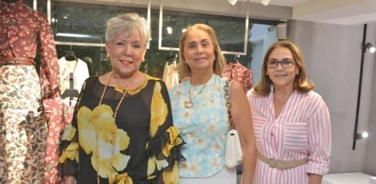 Olga de los Santos, Luisa Gonzalez y Mildred Canahuate.