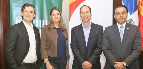 Juan Carlos País, Carla Leal, Leonardo Chamis y Hugo Villanueva.