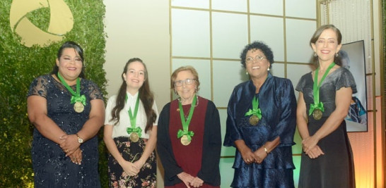 Cinthia Núñez, Katerine Motyka, María José, Jacinta Torres y Samantha Canals.