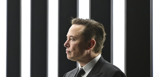 El director general de Tesla Elon Musk en la inauguración de una fábrica de Tesla en Gruenheide, Alemania, el 22 de marzo de 2022. (Patrick Pleul/Pool vía AP, archivo)