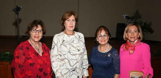 Rosilda Cruz, Carmen Heredia, Maria Cristina de Farías y Armidis Galán.