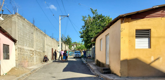 Vista del sector Las Mercedes, en Los Alcarrizos, donde se originó el incidente que dejó a seis muertos y dos policías heridos.