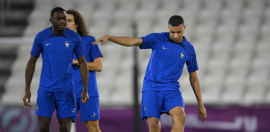 Jugadores de la Seleccion de Francia duante los entranamiento de ayer. Fuente: AFP.