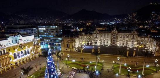 Imagen de la plaza mayor de Lima. La capital peruana es uno de los destinos preferidos para 2023. EFE/John Reyes