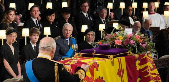 La muerte de Isabel II plantea un reto para la monarquía británica. ap